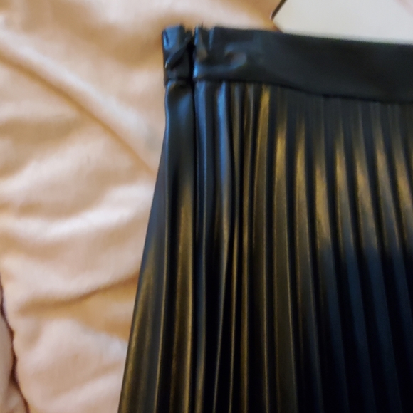 Skirt - Picture 4 of 4